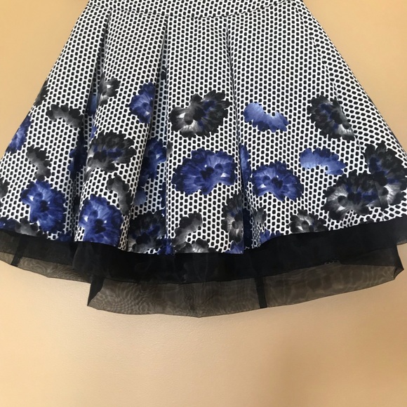 Mini Skirt - Picture 2 of 4